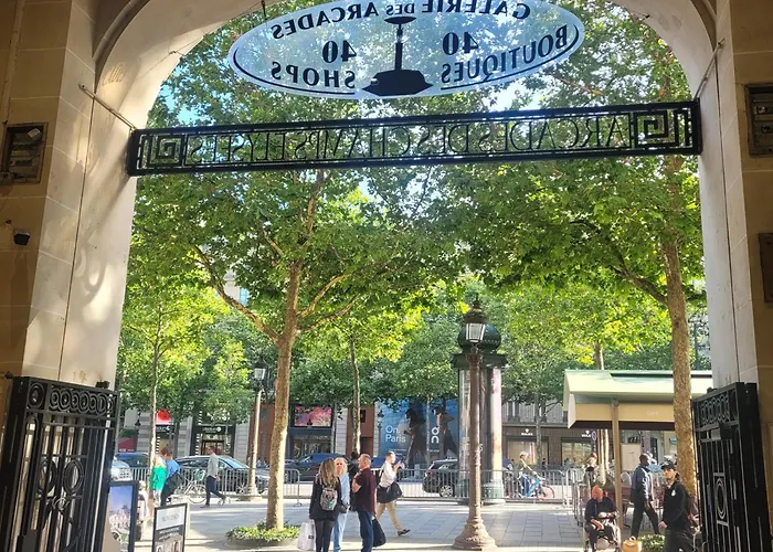 Bel Champs Elysees Avec 2 아파트 파리